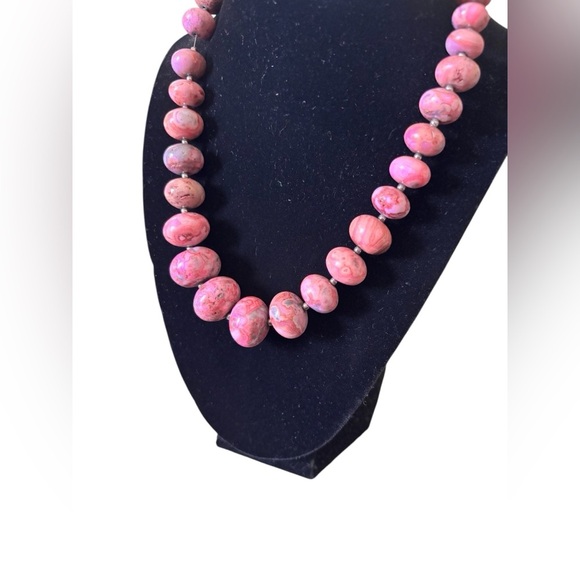 VTG Polished Faux Swirl Coral Beaded Necklace Choker Style 17” Hook Close - Picture 2 of 6